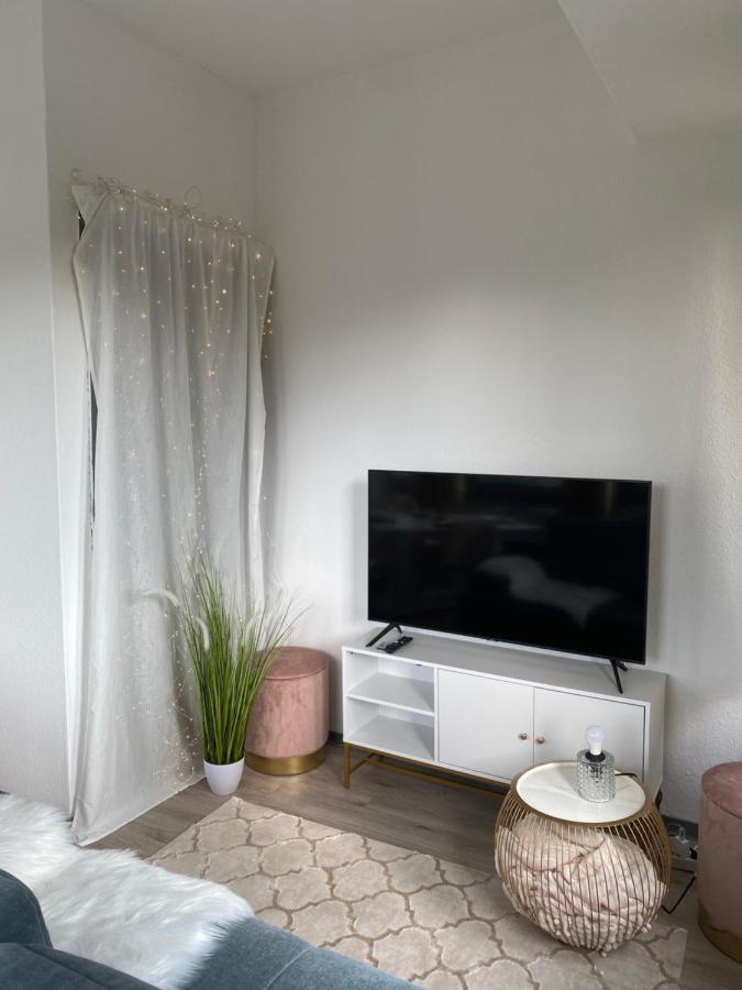 Urbansuites - Modern & Zentral In Der City - Dein Zuhause In Stuttgart Buitenkant foto